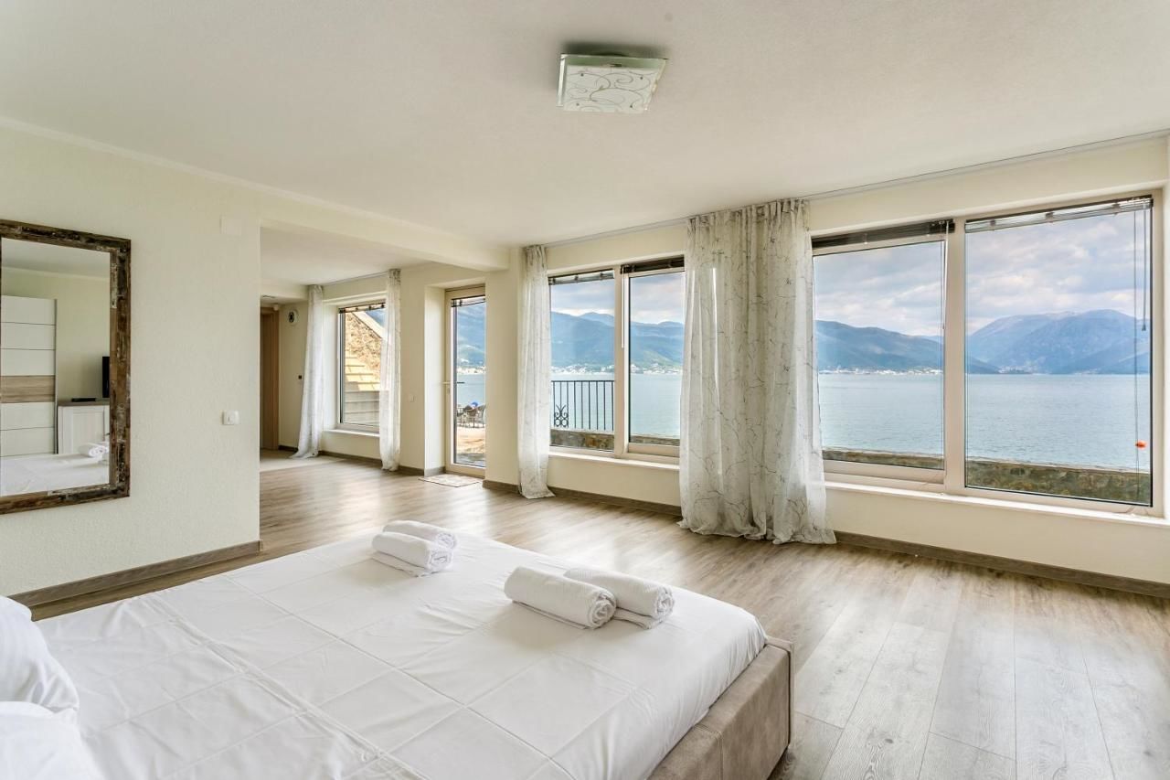 Апартаменты 1st.LINE BEACH RELAX Крашичи-14