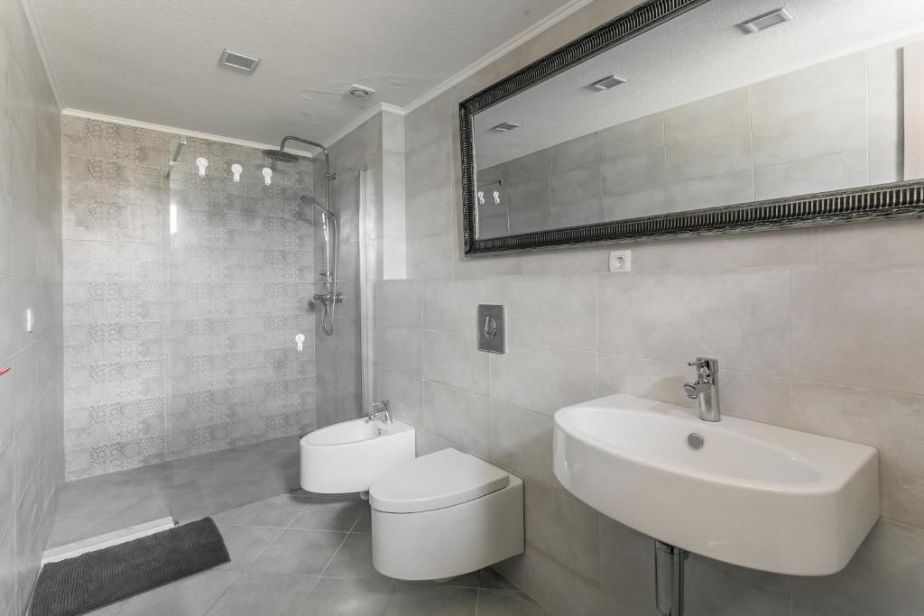 Апартаменты 1st.LINE BEACH RELAX Крашичи-55